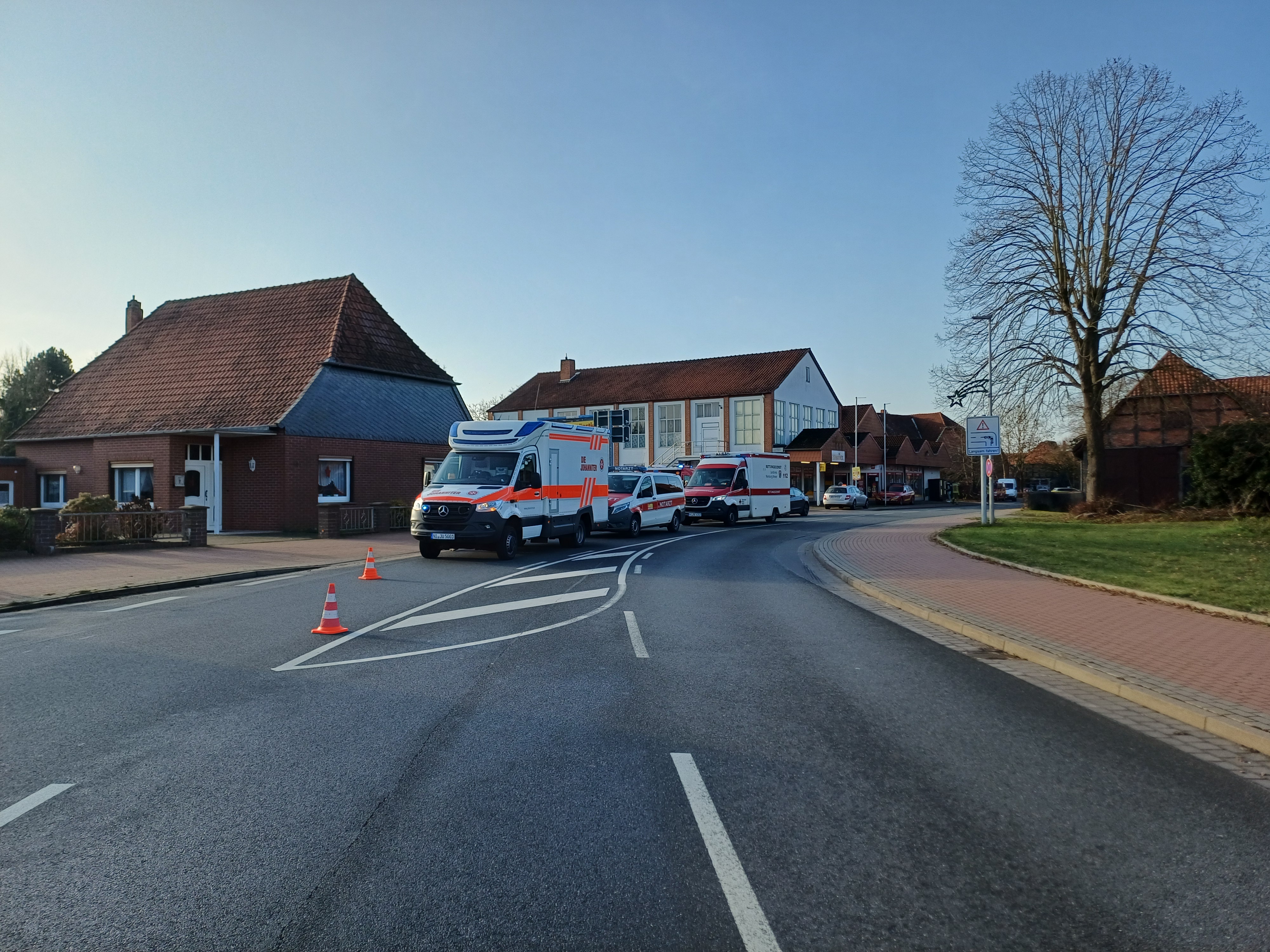 Einsatz%202025-12-14%20Dachstuhlbrand%20Bahnhofstra%C3%9Fe%20%2819%29